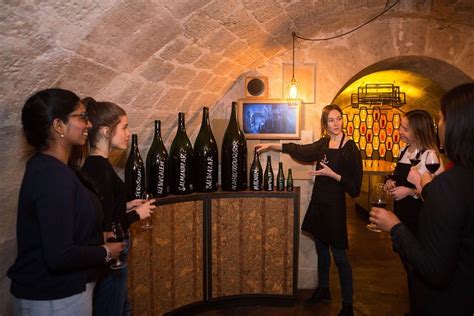 Passeio Tur Stico Guiado Adega Degusta O De Vinho Em Paris