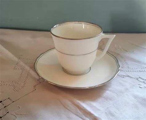 TASSE À CAFÉ en porcelaine ancienne de limoges France avec filet