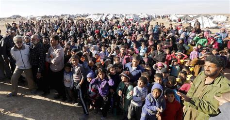 Jordan Blocks 50000 Syrian Refugees Near Border Al Monitor The