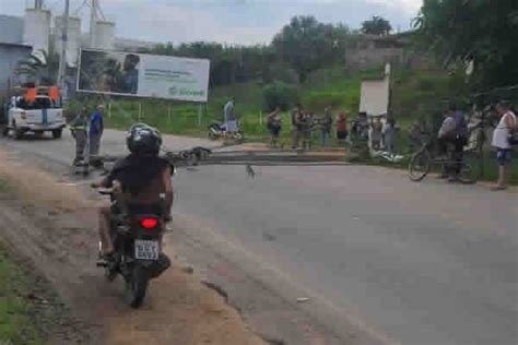 Motociclista Morre Ap S Bater E Derrubar Poste Na Regi O Do Divis Rio