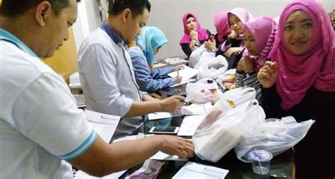 Pengusaha Muslimah Indonesia Bantu Warga Korban Banjir Gresik