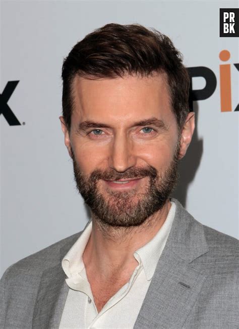 Prothèse ou vrai sexe L acteur principal de la série la plus hot de Netflix révèle la vérité