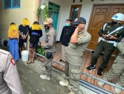 9 Pasangan Bukan Muhrim Diangkut Satpol PP Dan Polres Blitar Dari Kamar