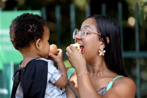 Quase metade das mulheres que se tornaram mães na Bahia em 2023 eram