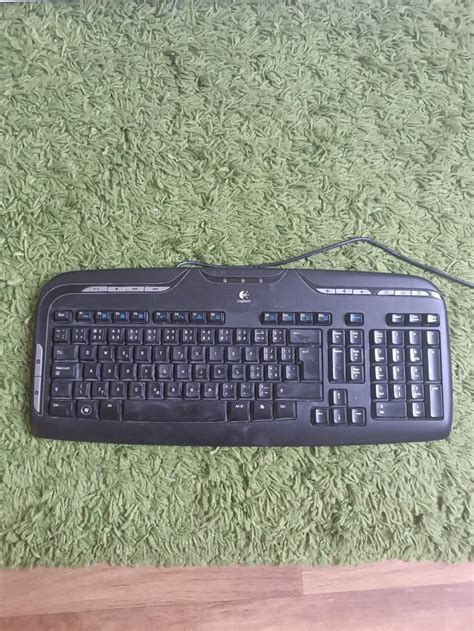 Daruji za odvoz ps/2 klávesnice logitech | VšezaOdvoz