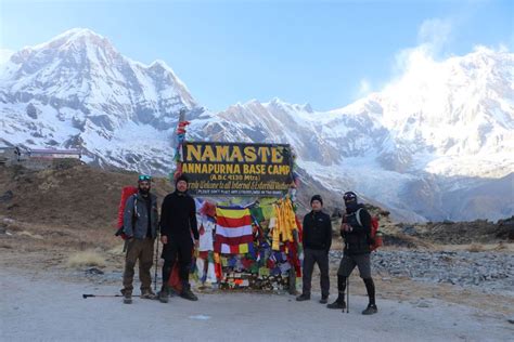 Au D Part De Pokhara Trek De Jours Au Camp De Base De L Annapurna