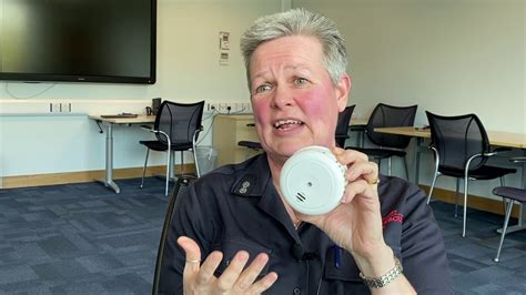 How To Test Your Smoke Alarm Youtube