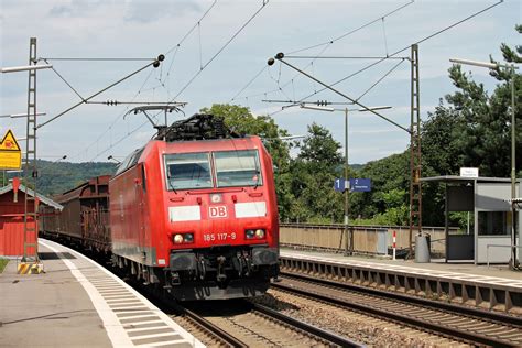 Mit einem gemischten Güterzug fuhr am 08 08 2014 185 117 9 durch