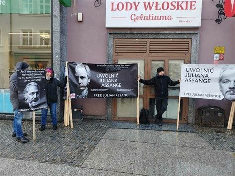 We Wrocławiu odbył się protest przeciwko ekstradycji Julianna Assange a