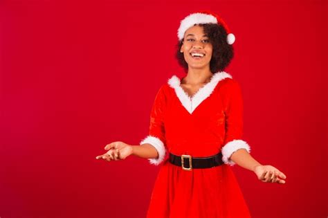 Premium Photo Beautiful Black Brazilian Woman Dressed As Santa Claus