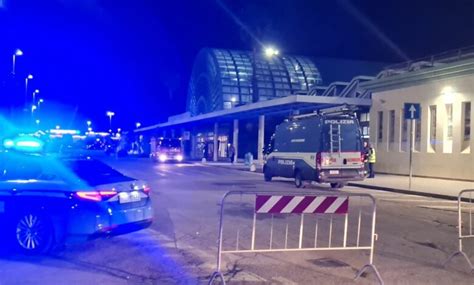 Ricercata Per Furto Arrestata All Aeroporto Di Pescara Appena