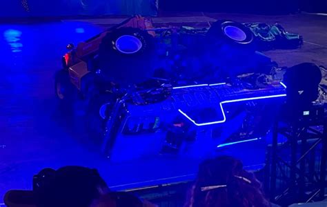 Hot Wheels Monster Trucks Live Glow Party Review