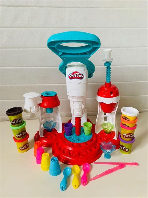 Play Doh Kitchen Creations Ultimate Swirl Ice Cream Maker Playset