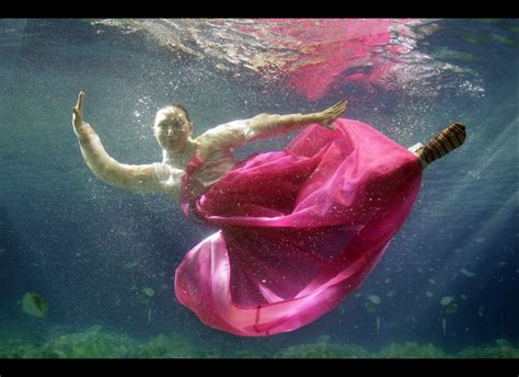 Of the Fashion...: Underwater Fashion Show