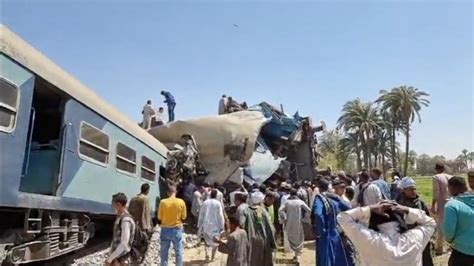 Choque De Trenes En Egipto Hay Al Menos Muertos Y Heridos