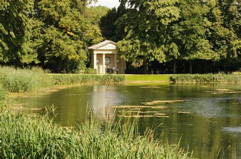 Lake And Memorial At Althorp Philip Halling Cc By Sa Geograph