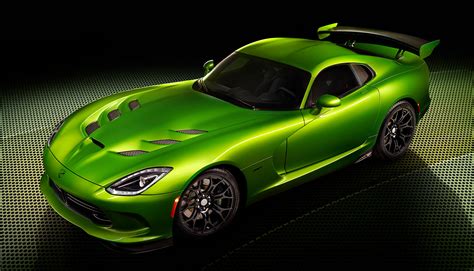 2014 SRT Viper “Stryker Green” - Car Body Design