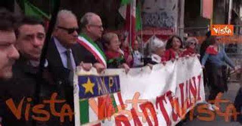 Festa Della Liberazione Il Coro Al Corteo Dell Anpi A Roma Siamo