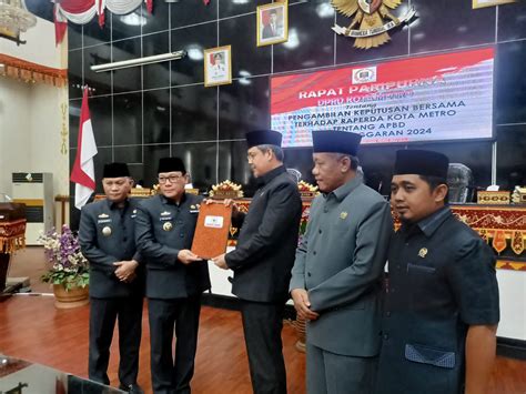 DPRD Metro Paripurna Pengambilan Keputusan Bersama Media Abpedsi