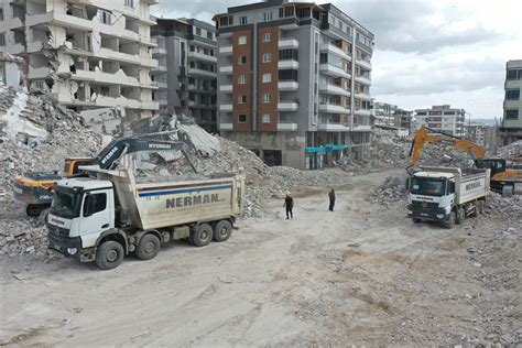 Deprem enkaza çevirmişti Nurdağı ve İslahiye de ağır hasarlı 950 bina