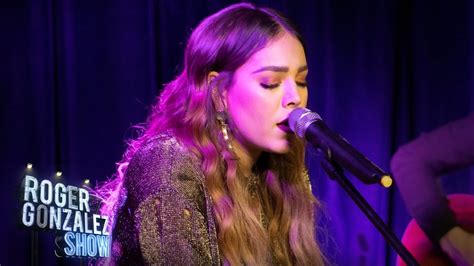 Danna Paola Canta Final Feliz VersiÓn AcÚstica En Vivo Youtube