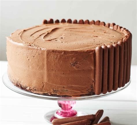 Chocolate fudge icing recipe | BBC Good Food