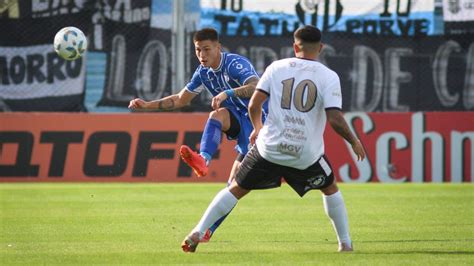 Godoy Cruz goleó a El Porvenir y se metió en octavos de final de la