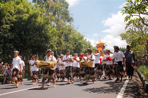 The Culture Of The World: Ngaben di Bali