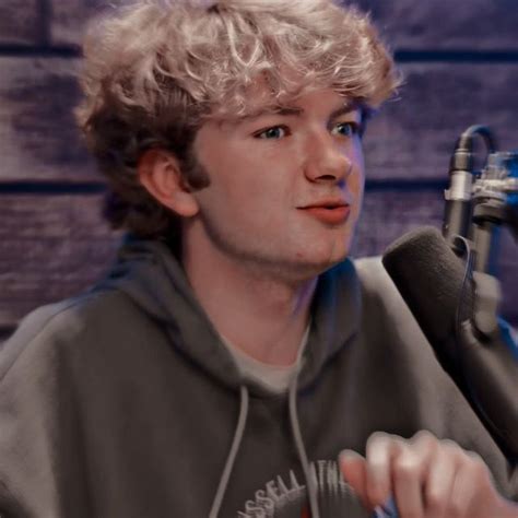 Pin By Youvehitanerror On Tommyinnit Stuff Hot British Men Tommy Boy Tommy