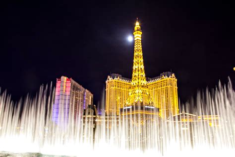 View of the Eiffel Tower and Paris hotel from Bellagio, Las Vegas ...