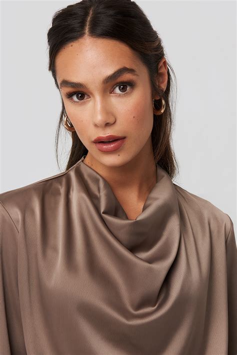 Cowl Neck Satin Blouse Brązow Na Kd