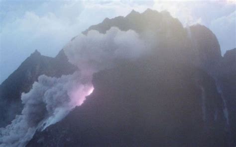 Aktivitas Guguran Lava Gunung Merapi Masih Tinggi