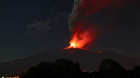 Niesamowite zdjęcia satelitarne erupcji wulkanu Kīlauea na Hawajach