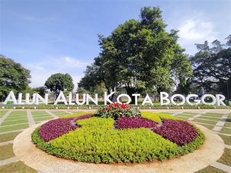 Diresmikan Ridwan Kamil Begini Sederet Fasilitas Di Alun Alun Kota