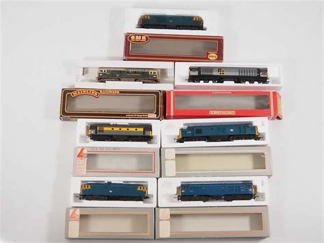 Lot 416 - A group of OO gauge diesel locomotives by