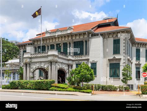 Singapore cricket club clubhouse hi-res stock photography and images ...