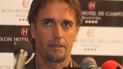 Batistuta V Ctima De Una Estafa Firm Un Aut Grafo Que Luego Fue