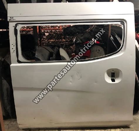 Puerta Nissan Urvan 2015 2018 Partes Automotrices