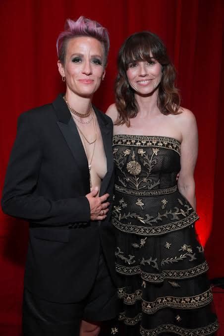 Sexy Rapinoe Side Booby Sex Boobie Scrolller