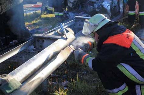 A Bei Holzkirchen T Dlicher Unfall Fotostrecke