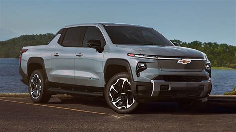 The 2025 Chevrolet Silverado Ev Can Go 492 Miles Between Charges Now American Cars And Racing