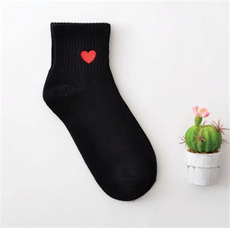 О компании Krumpy Socks
