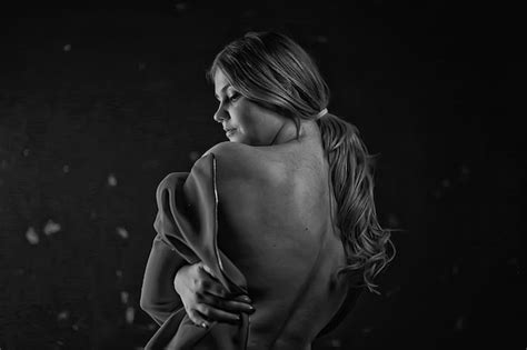 Premium Photo Girl Model View From The Back Beautiful Sexy Blonde Naked Back Nude