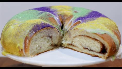 How To Make King Cake Easy Mardi Gras King Cake Recipe Youtube