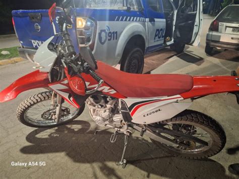 Carlos Paz Detienen A Dos Menores Que Circulaban En Una Moto Recien Robada