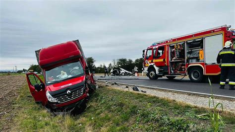 BOON Kisteherautó és egy személygépkocsi karambolozott a 35 ösön