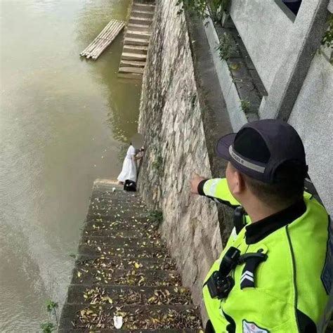 梅州一女子欲跳河轻生！民警紧急出动 铁骑 大新街 宁江河