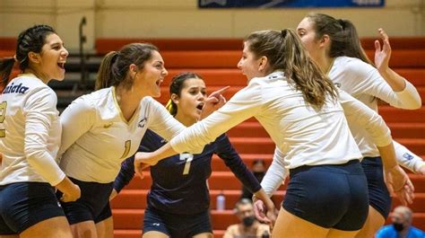 Wisconsin Eau Claire Sweeps Calvin To Win 2021 Diii Womens Volleyball