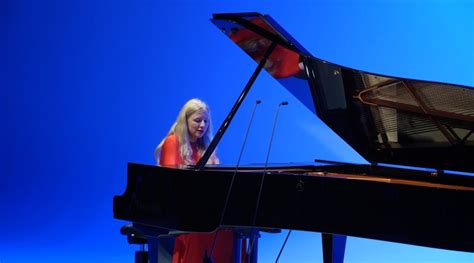 La pianista Valentina Lisitsa censurata perché filorussa Byoblu la