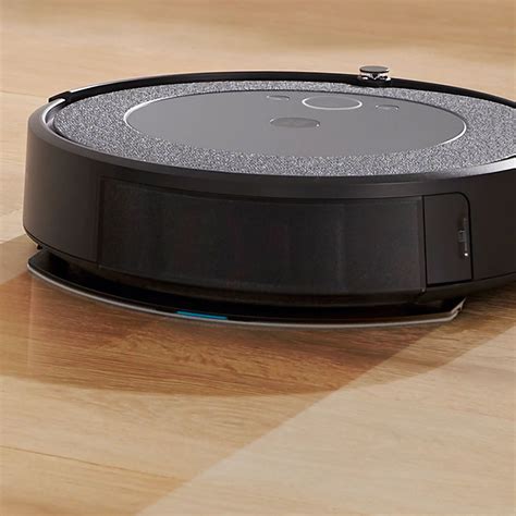 Roomba Combo® i5 | 2-in-1 Robot Vacuum & Mop